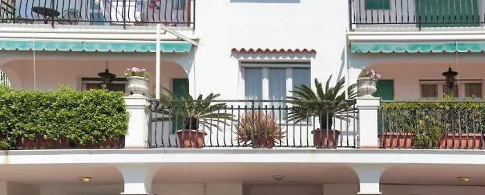 아파트 Elisabetta 100 Mq Con Vista Mare E Parcheggio 피에트라리구레